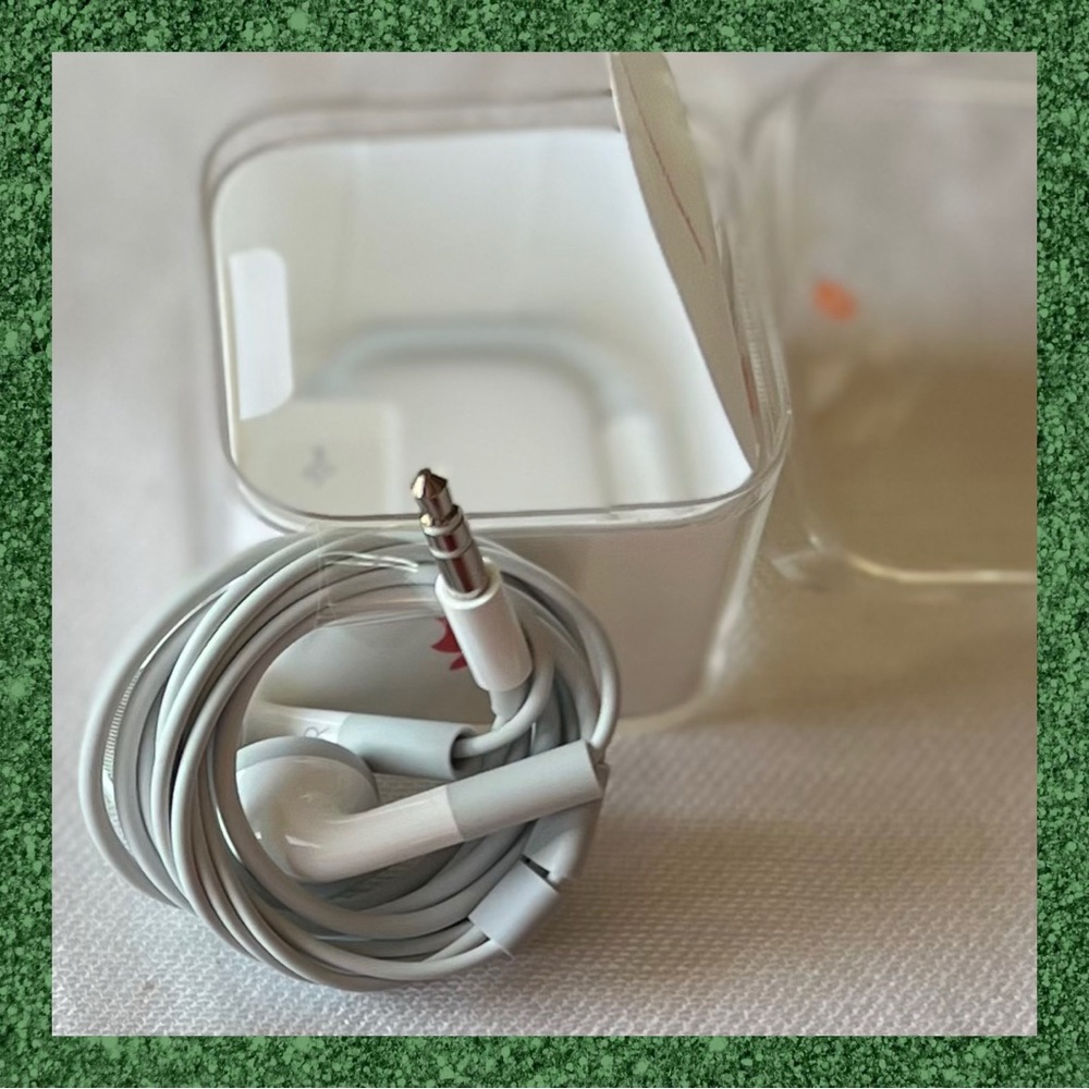 🍎Apple iPod Shuffle Pink MD773LL/A 2GB 4th Gen NEW! - Picture 12 of 14